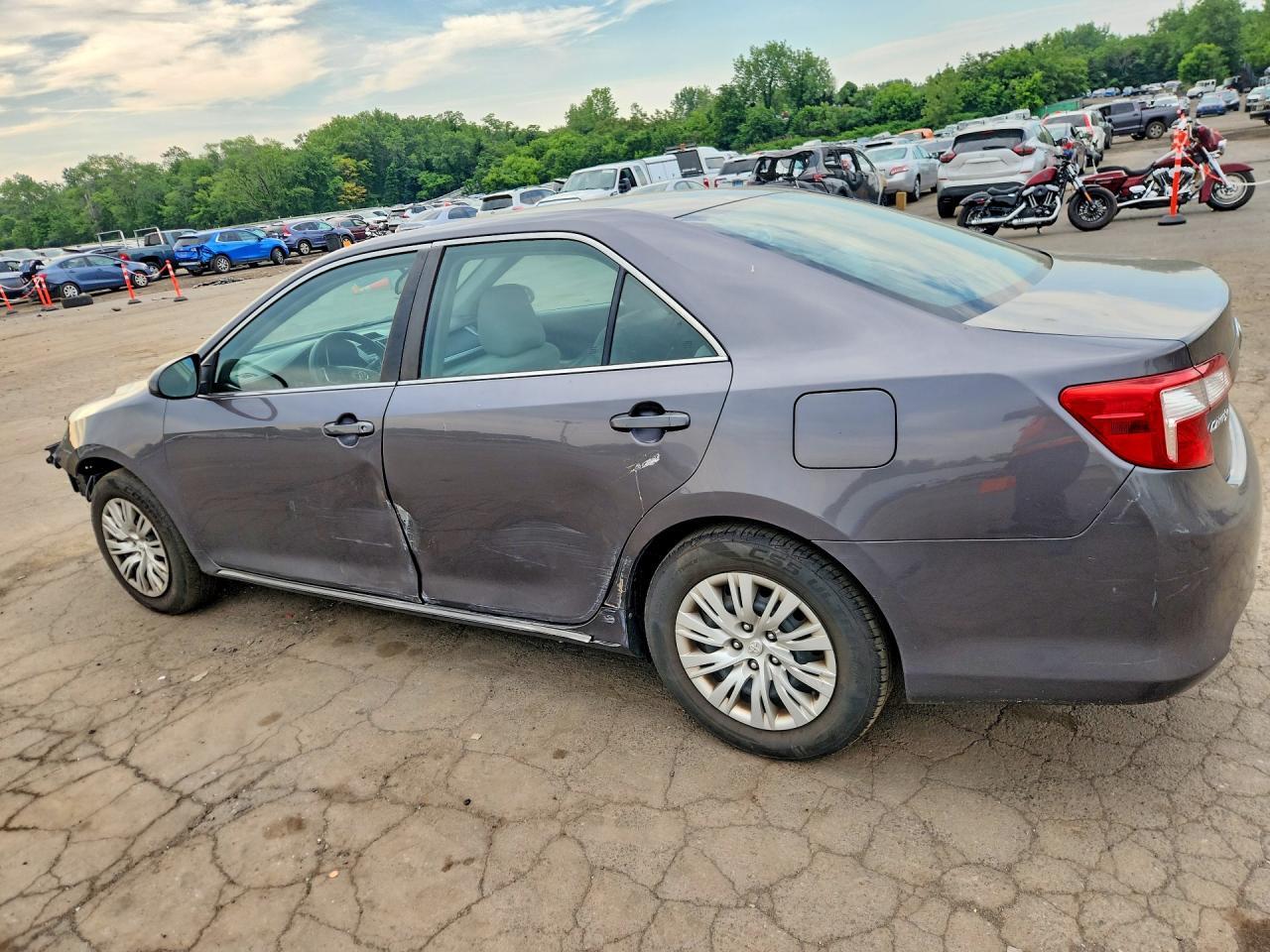 2014 Toyota Camry Le - Фото 3