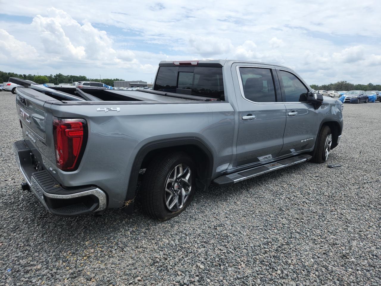 2024 GMC Sierra K1500 Slt - Image 3