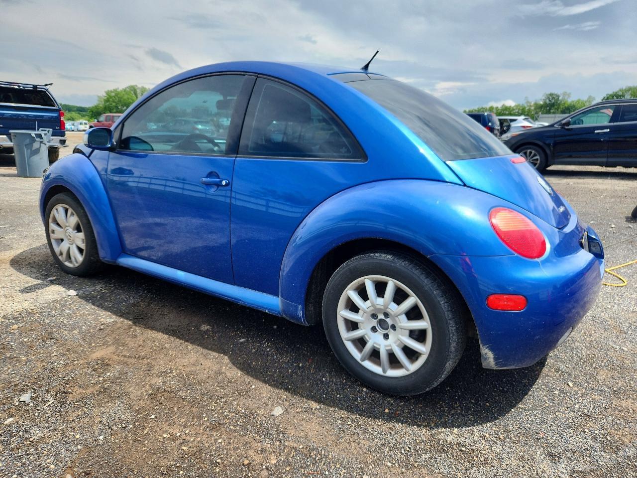 2003 Volkswagen New Beetle Gls - Image 2