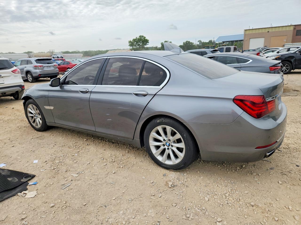2014 BMW 740 I - Image 2