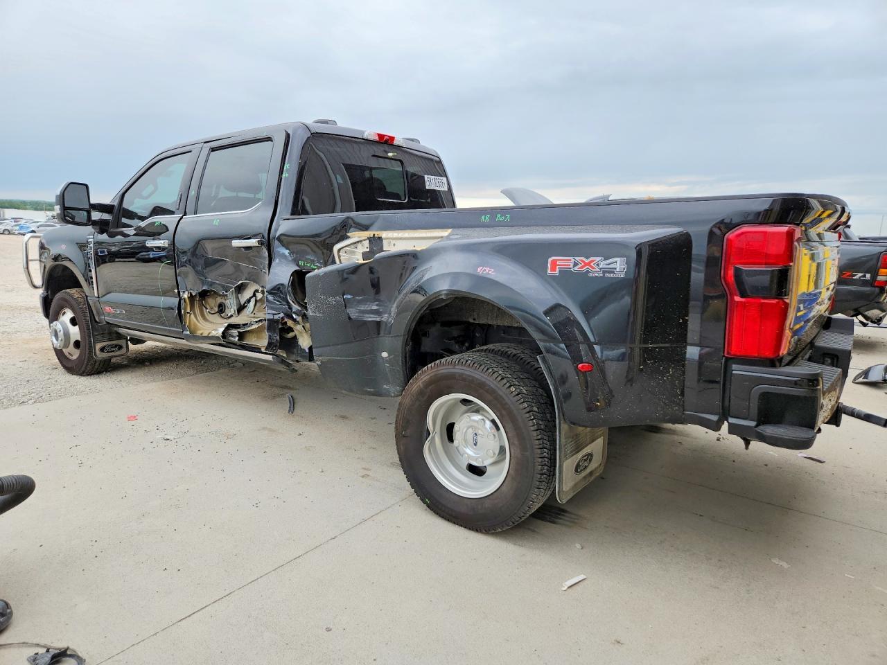 2024 Ford F350 Super Duty - Фото 2