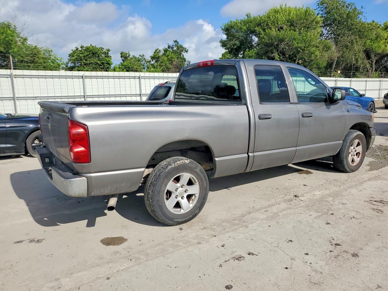 2007 Dodge Ram 1500 St - Фото 3
