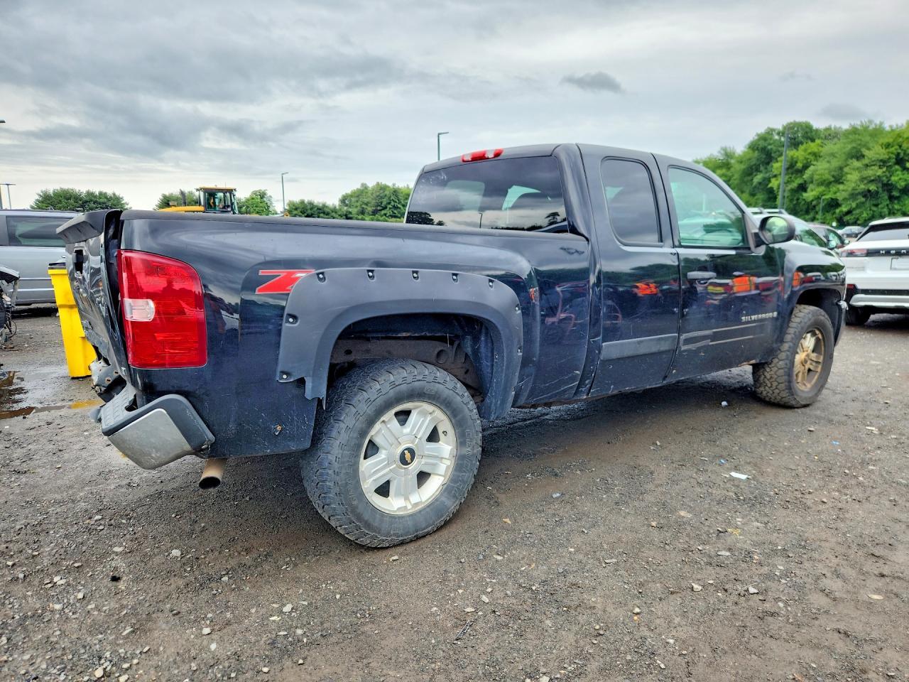 2011 Chevrolet Silverado K1500 Lt - Image 3