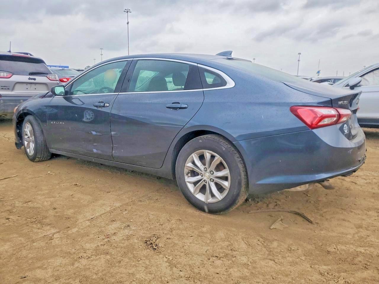 2019 Chevrolet Malibu Lt - Image 2