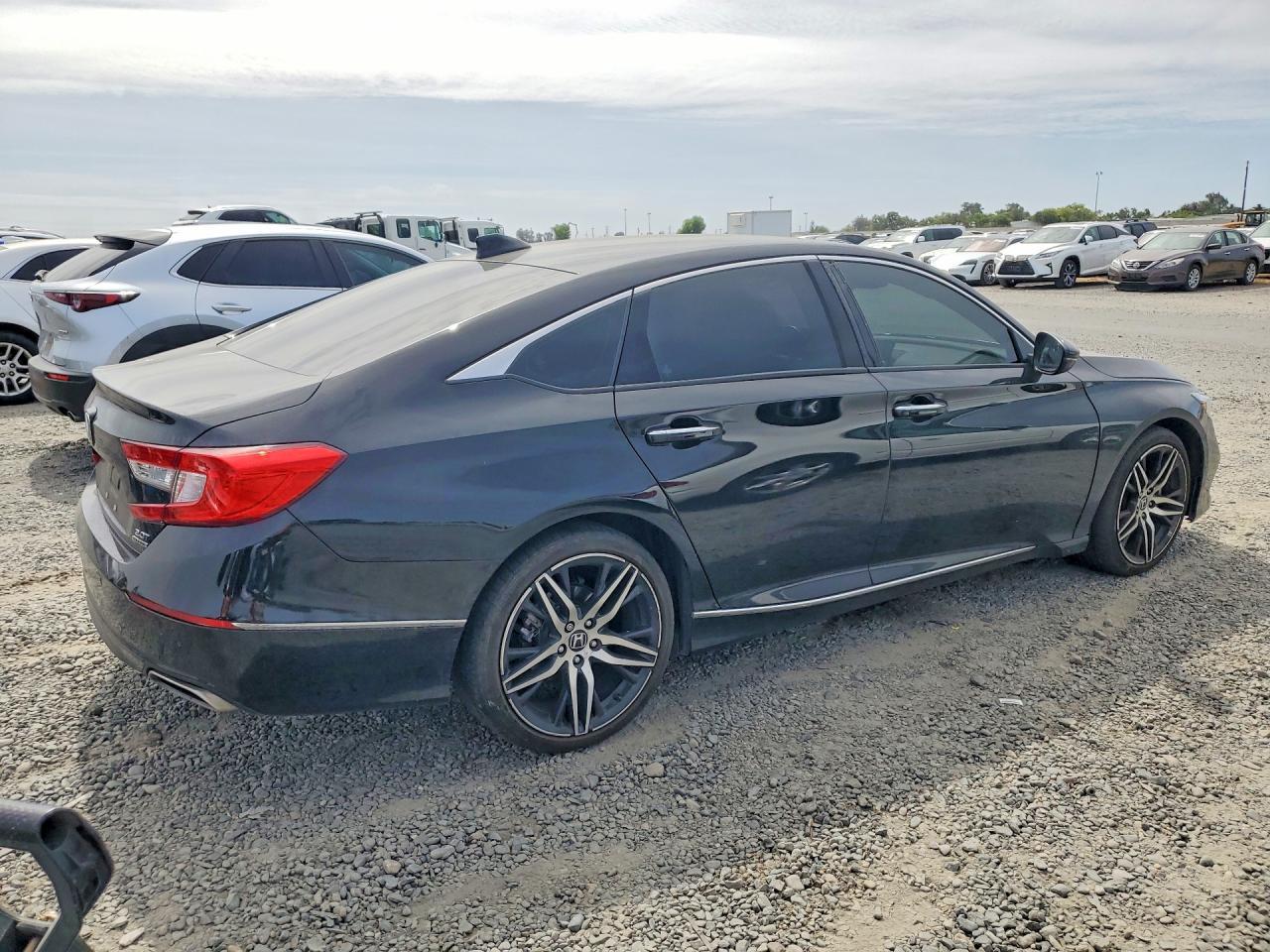 2021 Honda Accord Touring - Image 3