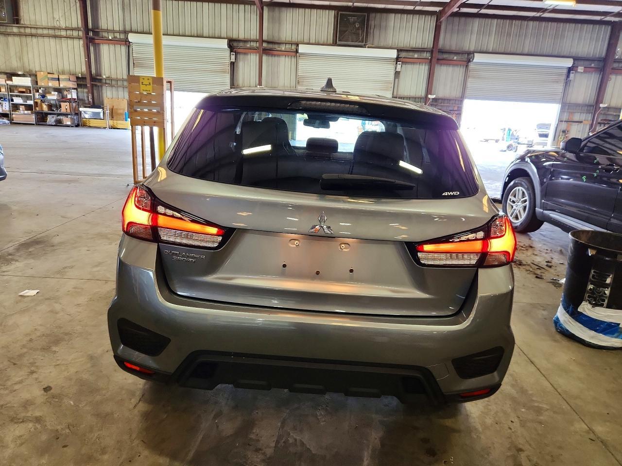 2024 Mitsubishi Outlander Sport S/Se - Фото 6