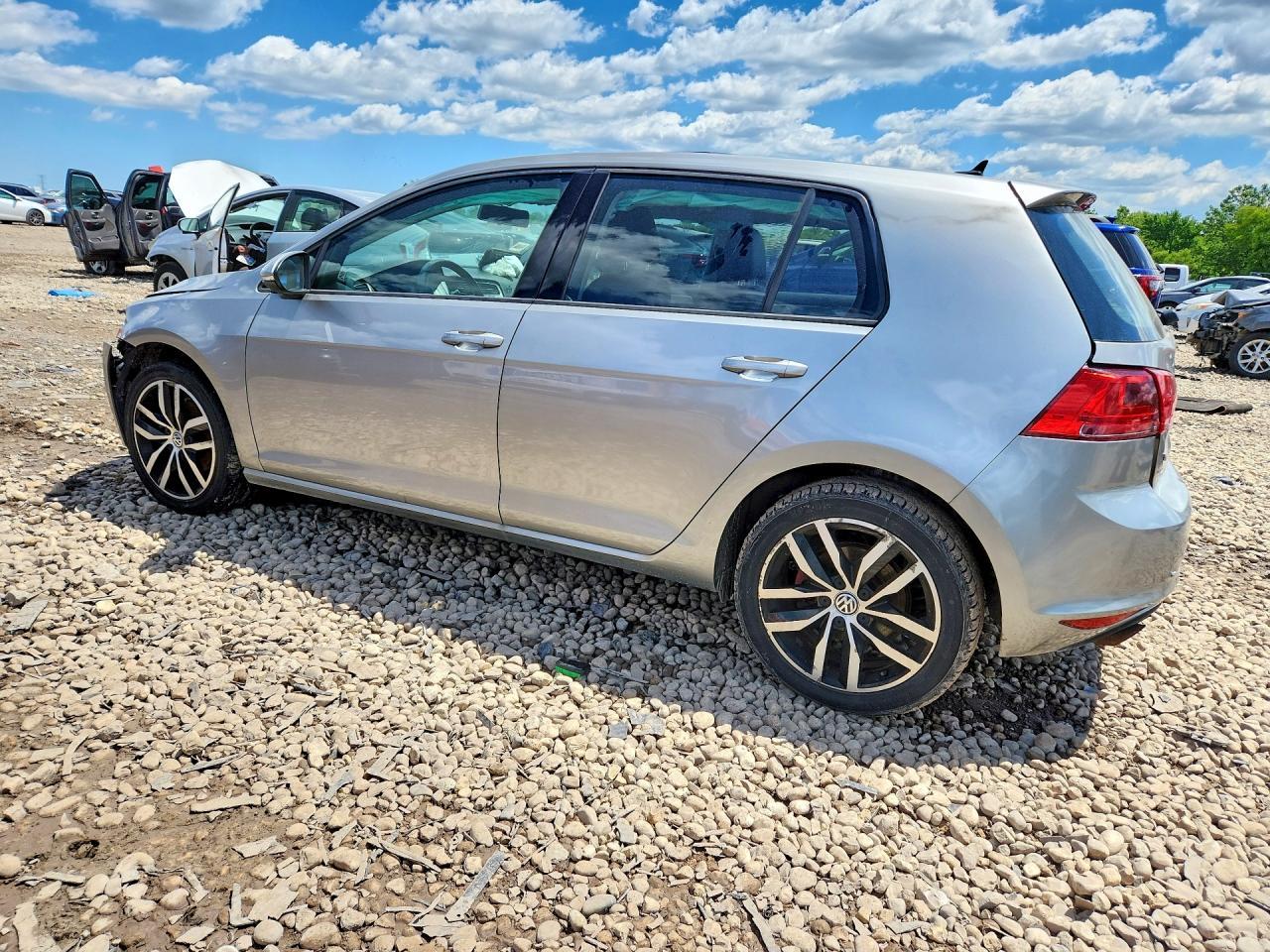 2015 Volkswagen Golf - Фото 2