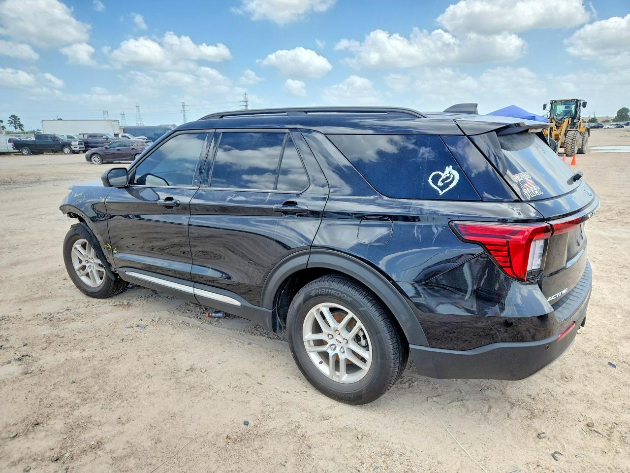 2025 Ford Explorer Active - Image 2