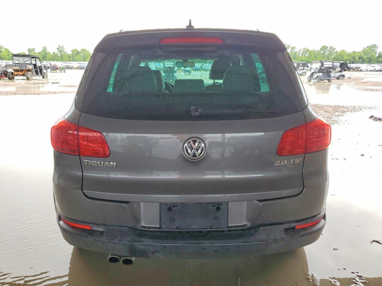 2014 Volkswagen Tiguan S - Image 6