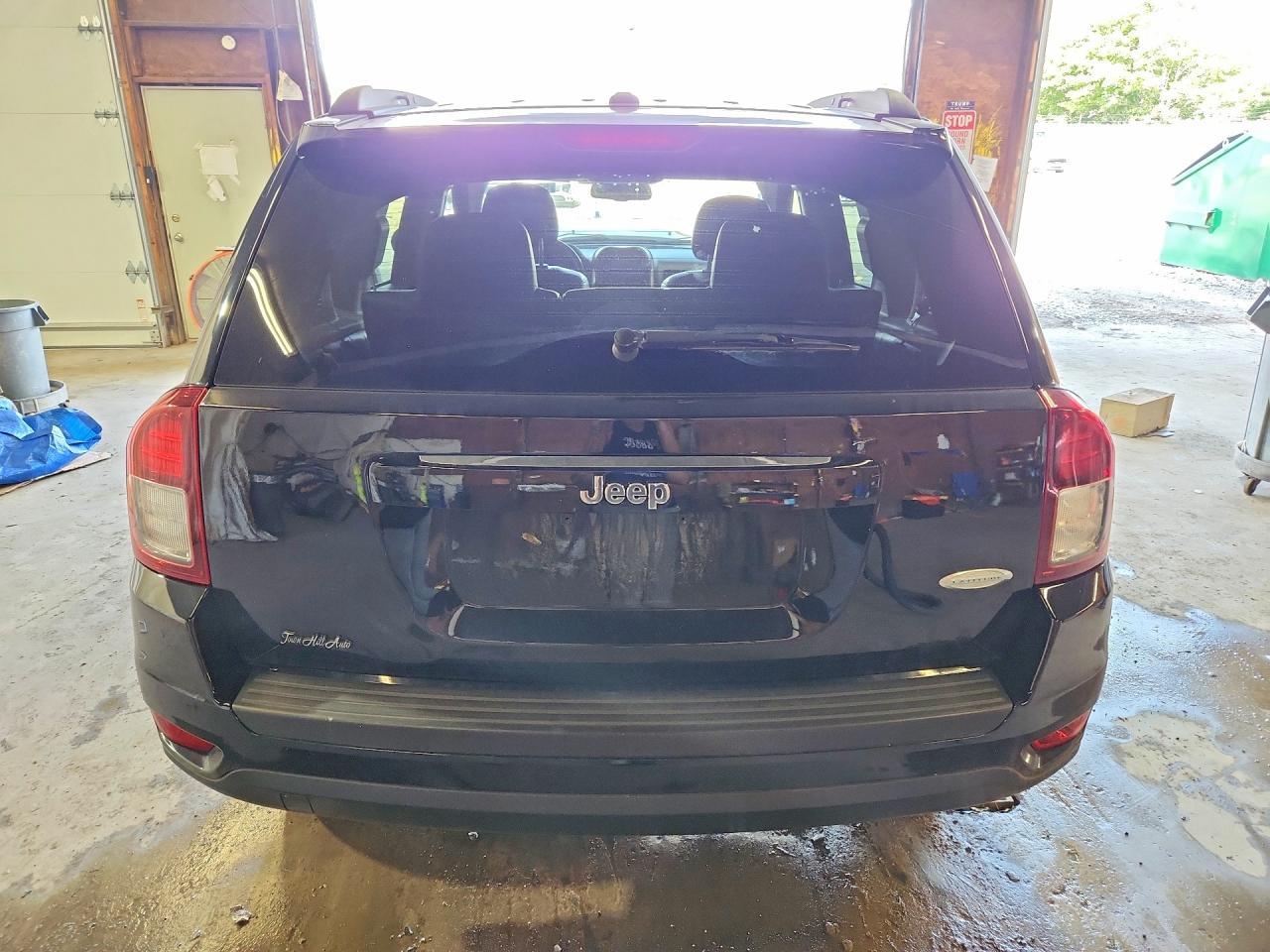 2014 Jeep Compass Latitude - Image 6