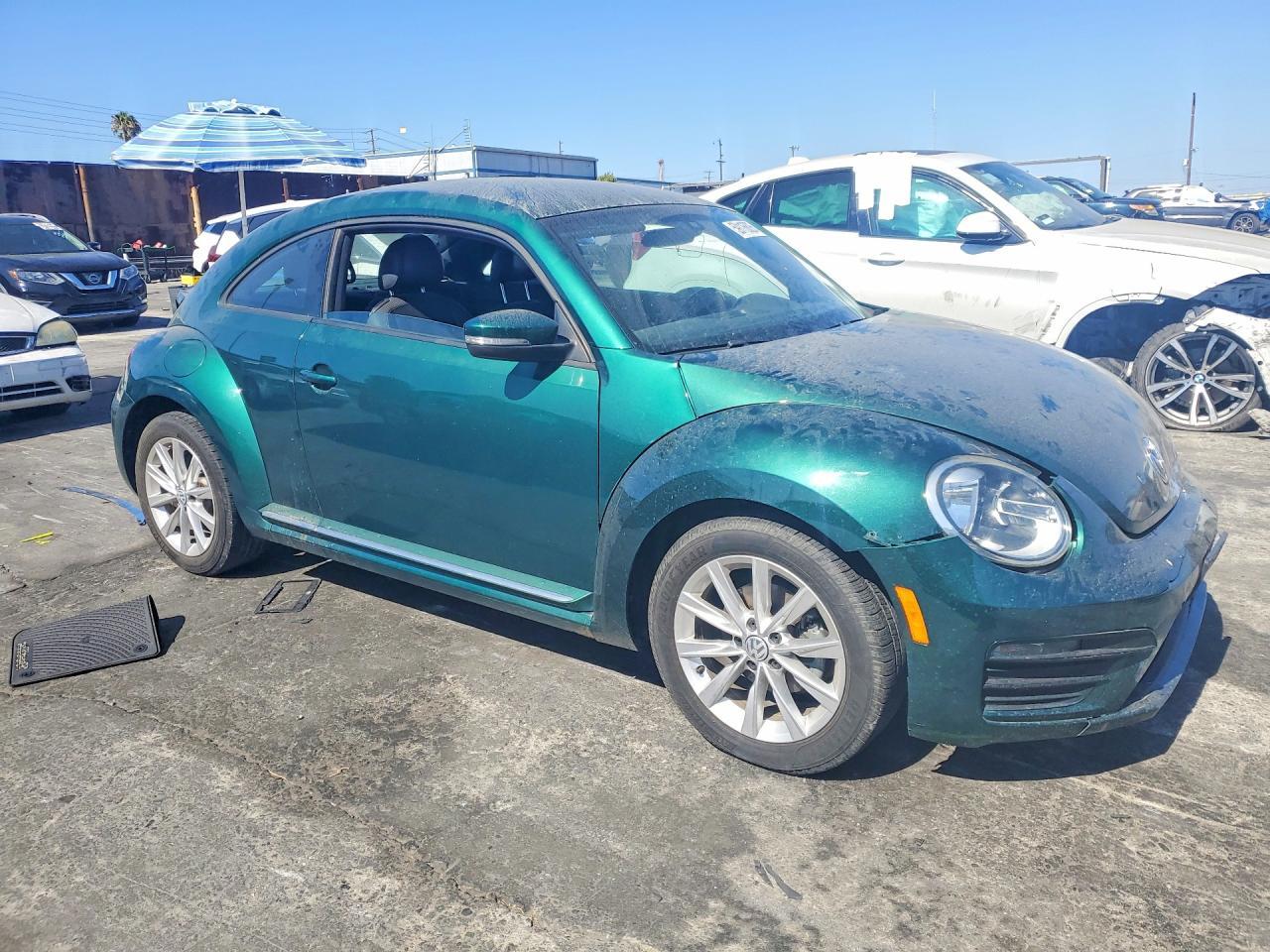 2018 Volkswagen Beetle S - Фото 4