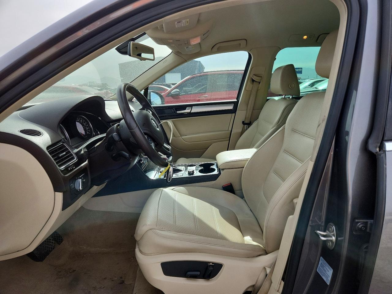2013 Volkswagen Touareg V6 - Image 7