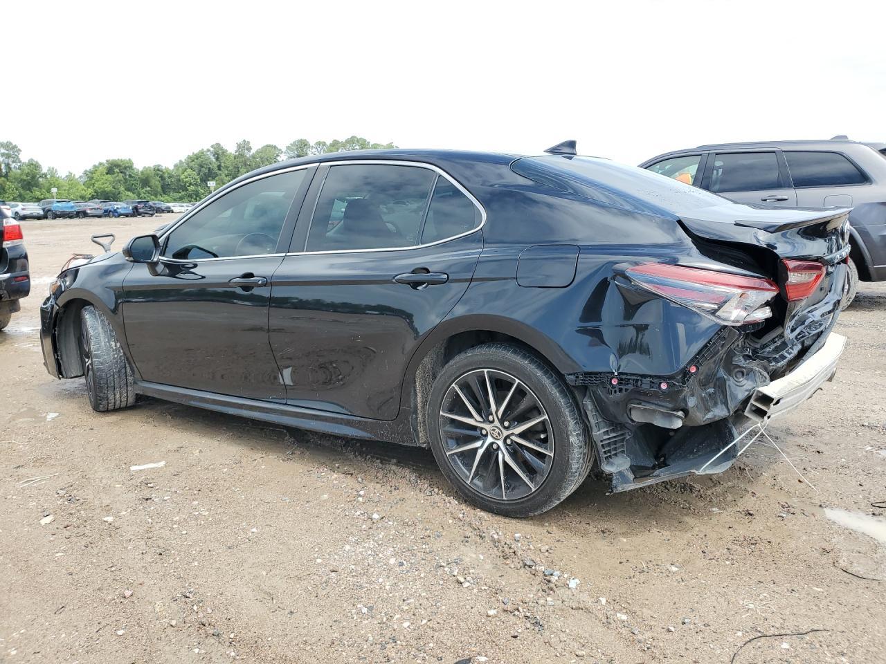 2022 Toyota Camry Se - Фото 2