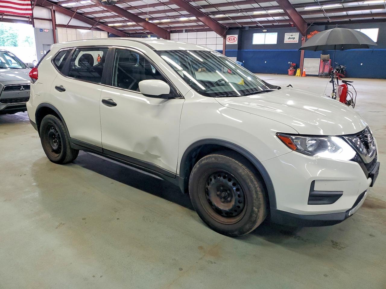 2017 Nissan Rogue S - Фото 4