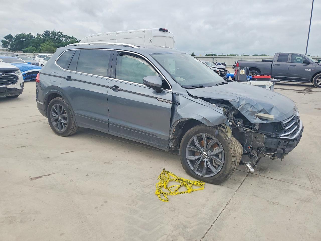 2022 Volkswagen Tiguan Se - Фото 4