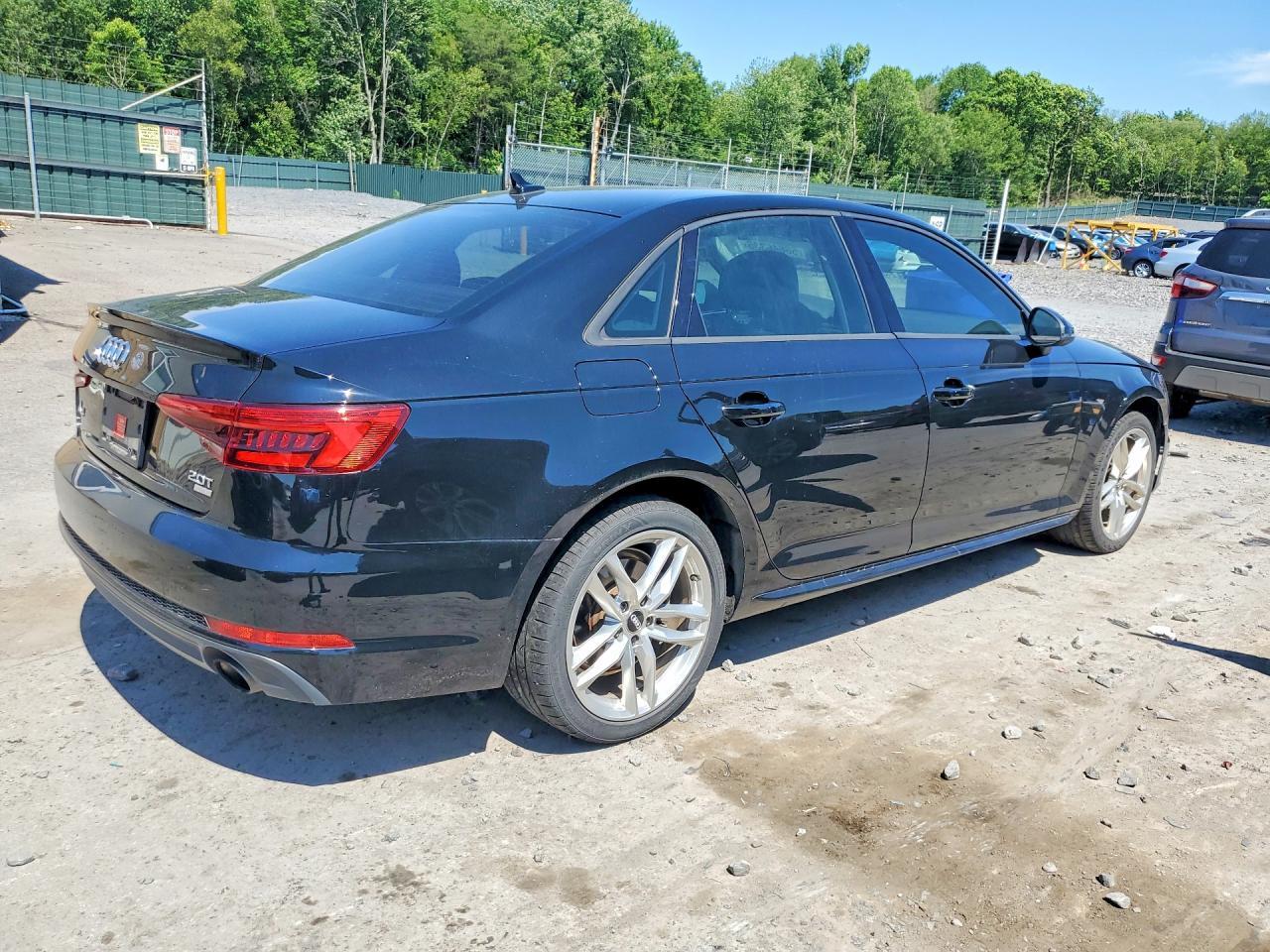 2017 Audi A4 Ultra Premium - Фото 3