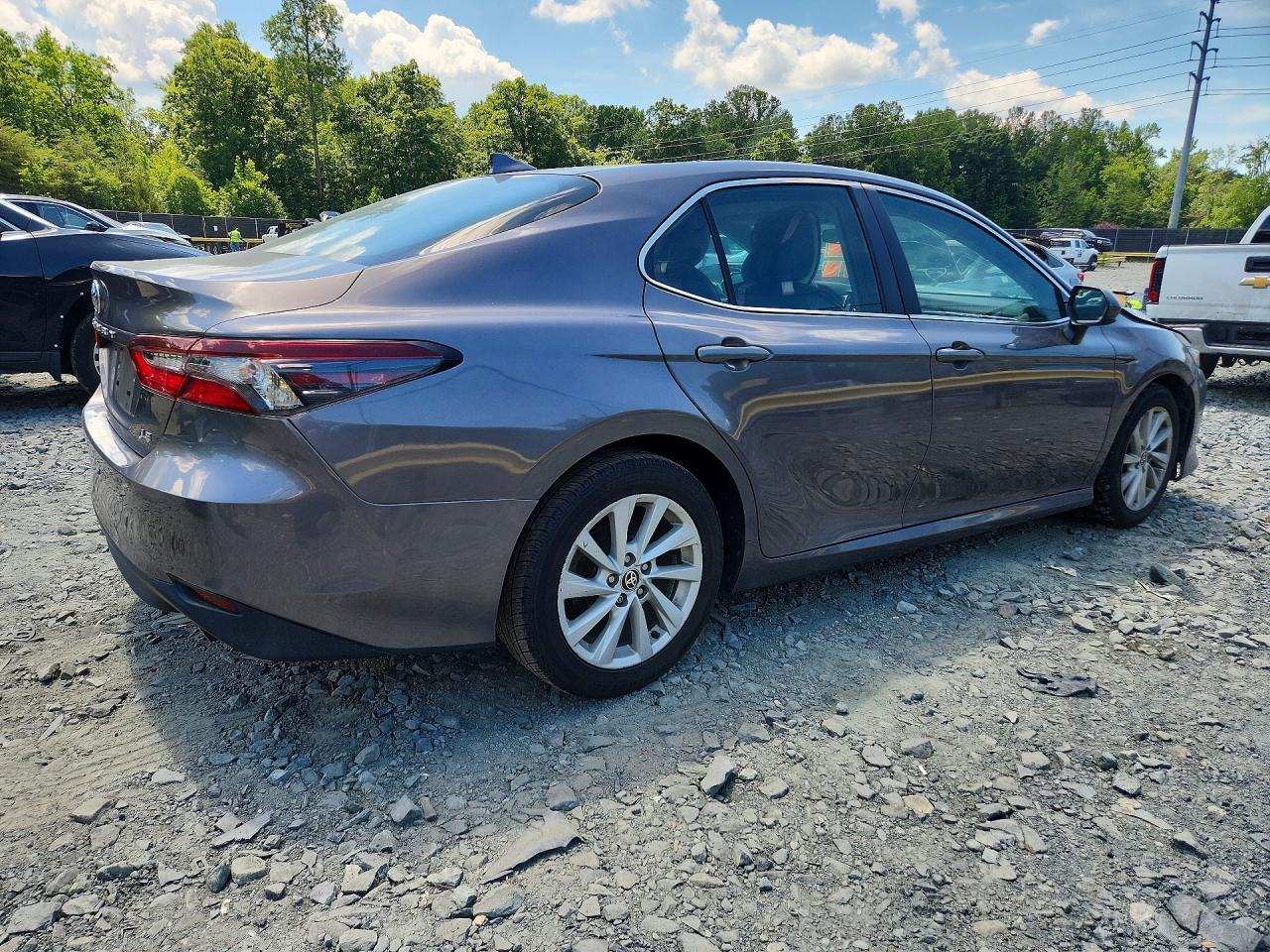 2022 Toyota Camry Le - Image 3