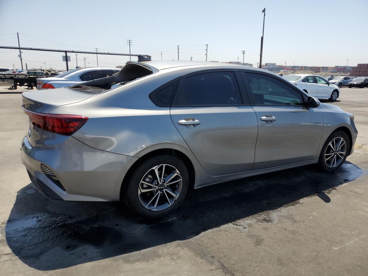 2022 Kia Forte Fe - Image 3