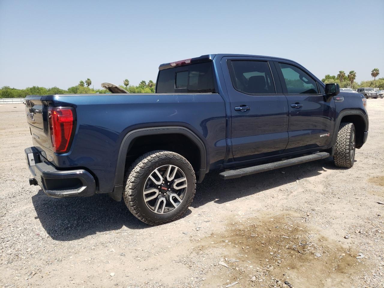 2020 GMC Sierra K1500 At4 - Фото 3