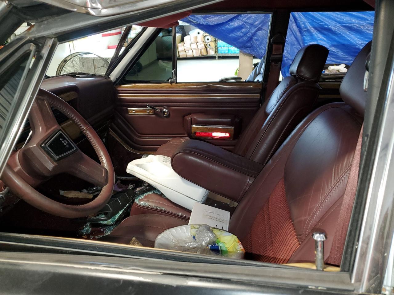 1988 Jeep Grand Wagoneer - Image 7