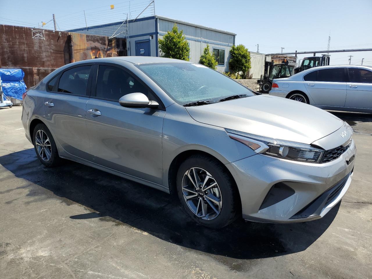 2022 Kia Forte Fe - Image 4