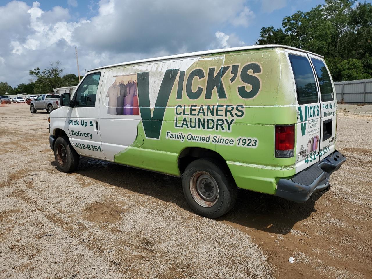 2012 Ford Econoline E150 Van - Фото 2