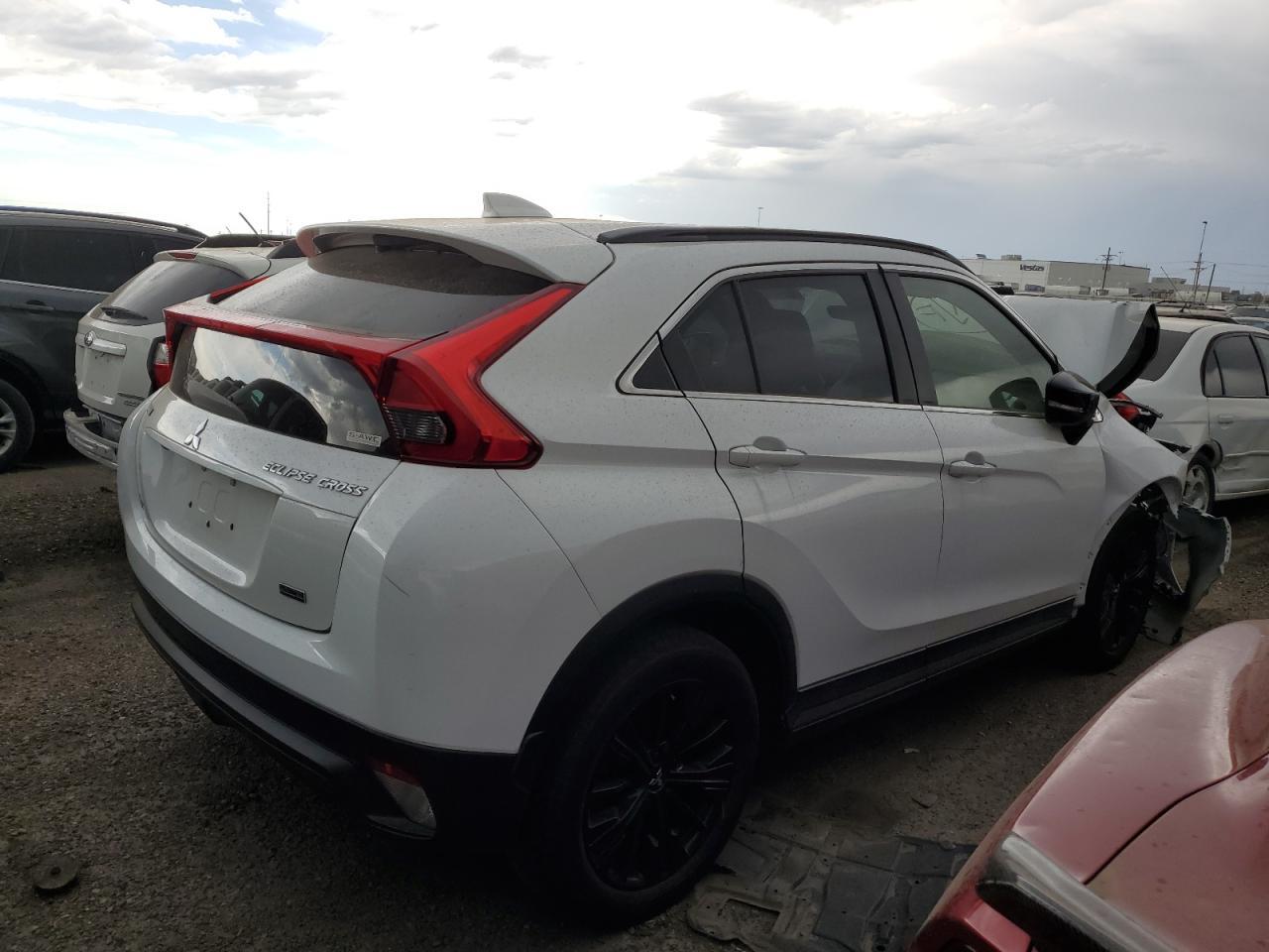 2019 Mitsubishi Eclipse Cross Le - Image 3