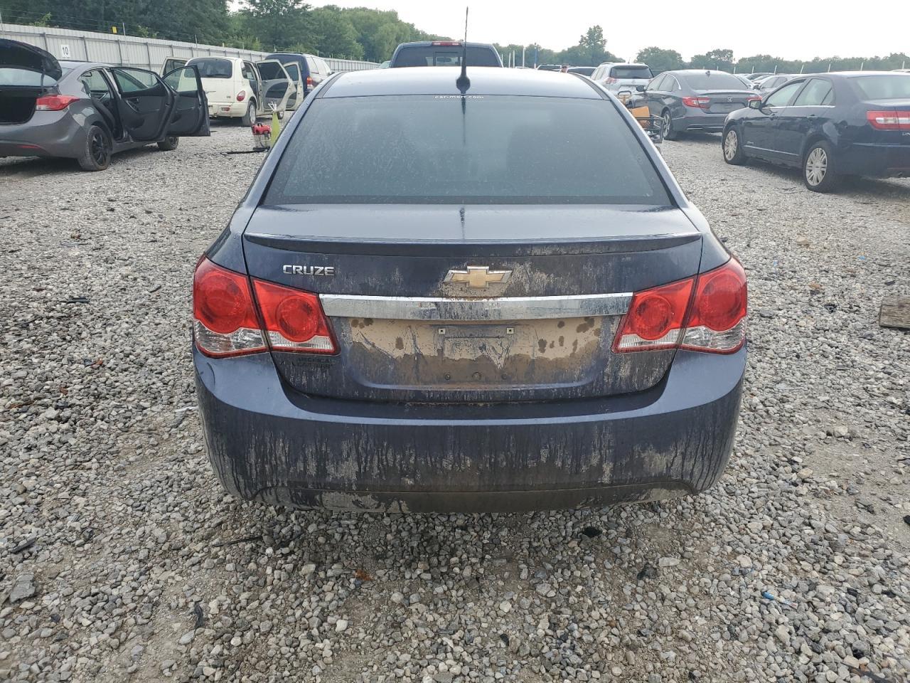 2013 Chevrolet Cruze Ls - Image 6