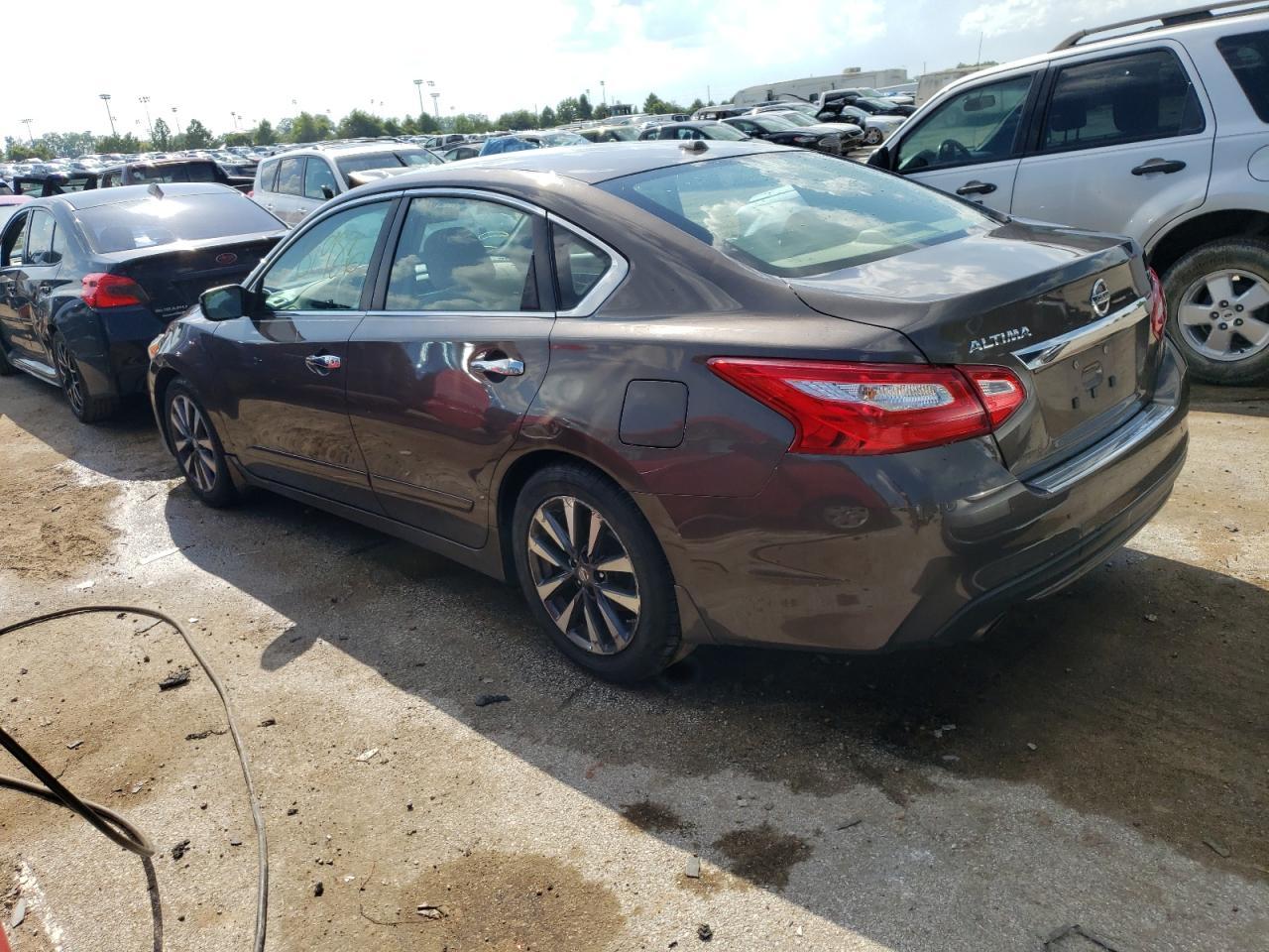 2017 Nissan Altima 2.5 - Фото 2