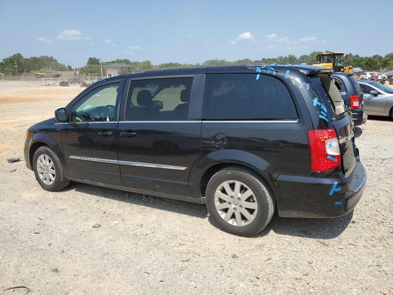 2016 Chrysler Town & Country Touring - Фото 2