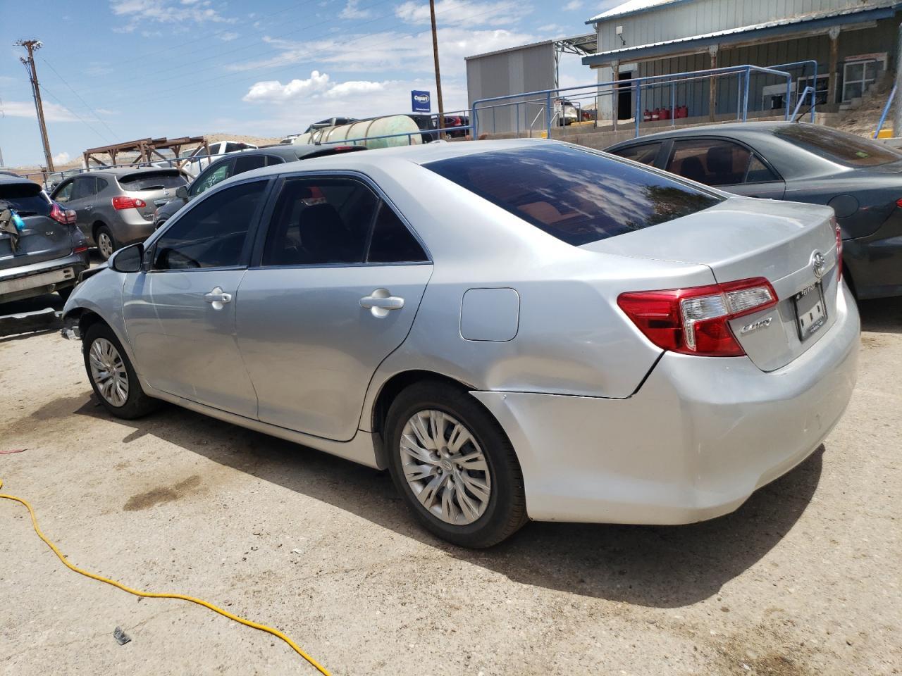 2012 Toyota Camry Base - Фото 2