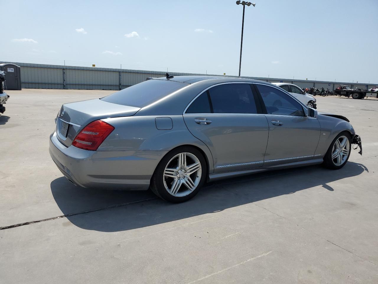 2012 Mercedes-Benz S 550 - Image 3
