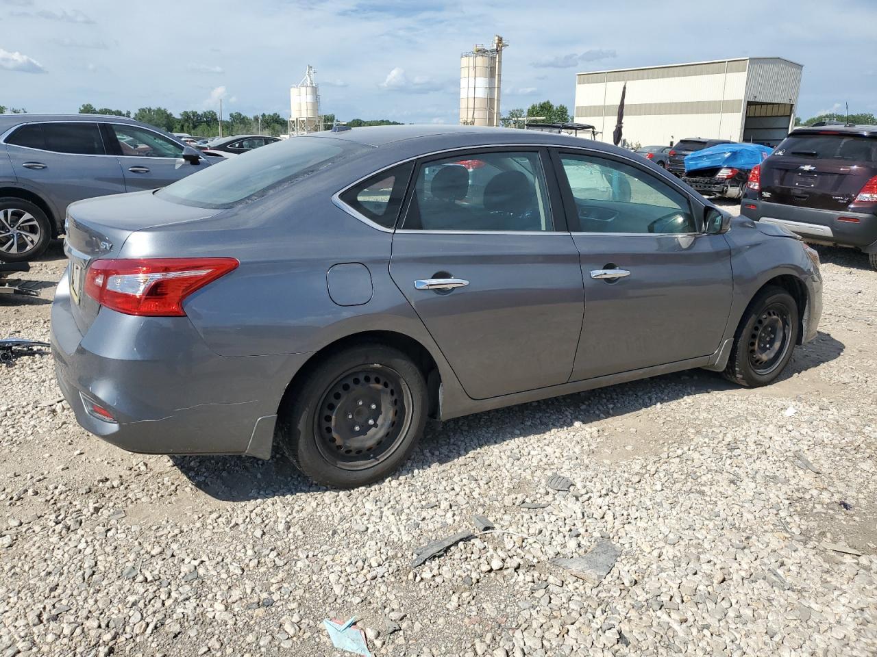 2017 Nissan Sentra S - Фото 3