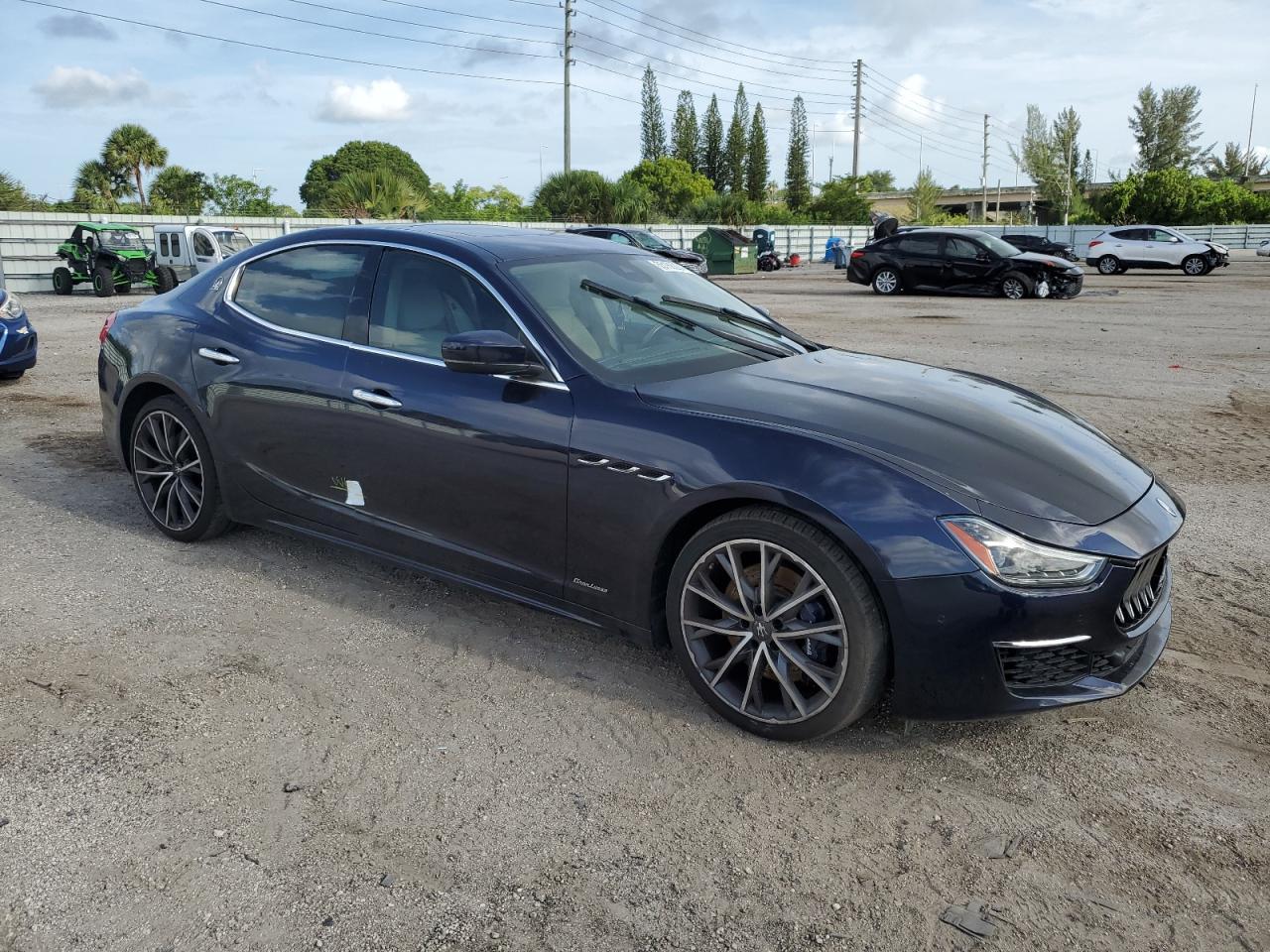 2019 Maserati Ghibli S - Фото 4