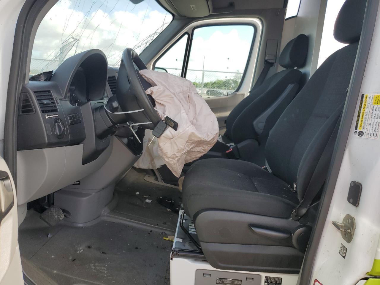 2017 Mercedes-Benz Sprinter 2500 - Image 7