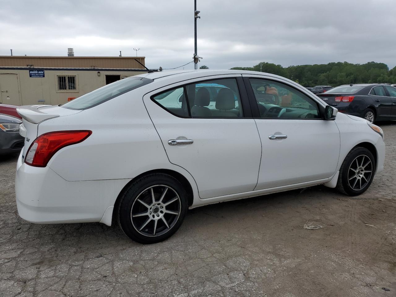 2015 Nissan Versa S - Image 3