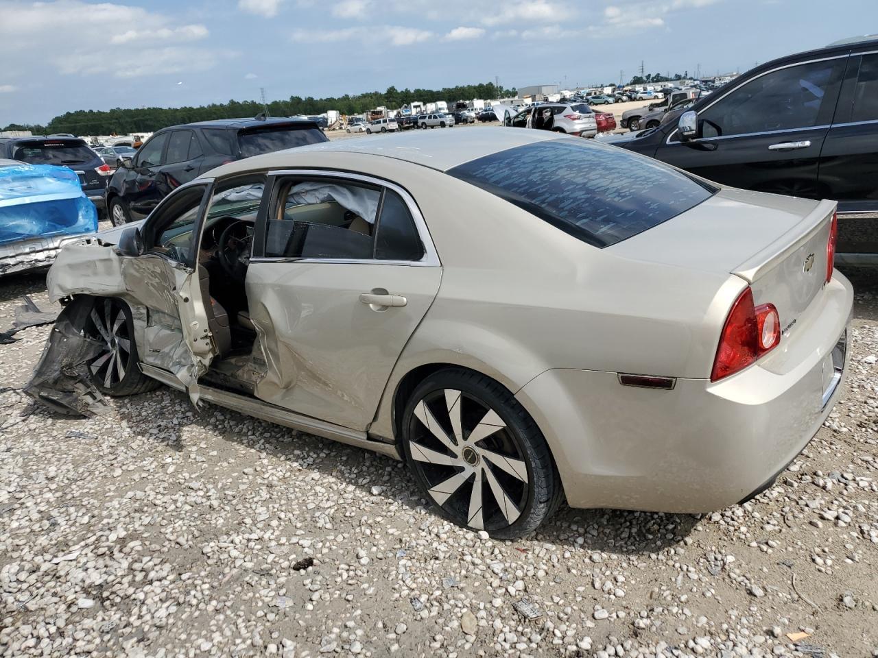 2010 Chevrolet Malibu Ls - Фото 2