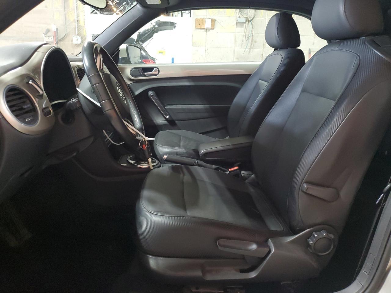 2013 Volkswagen Beetle - Фото 7