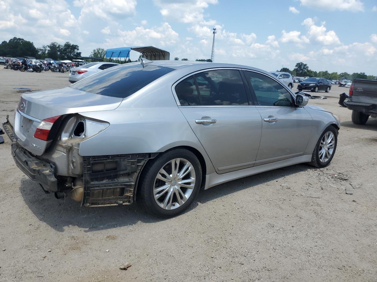 2013 Hyundai Genesis 3.8L - Image 3