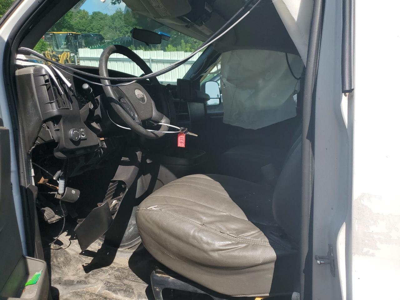 2010 GMC Savana G3500 - Image 7