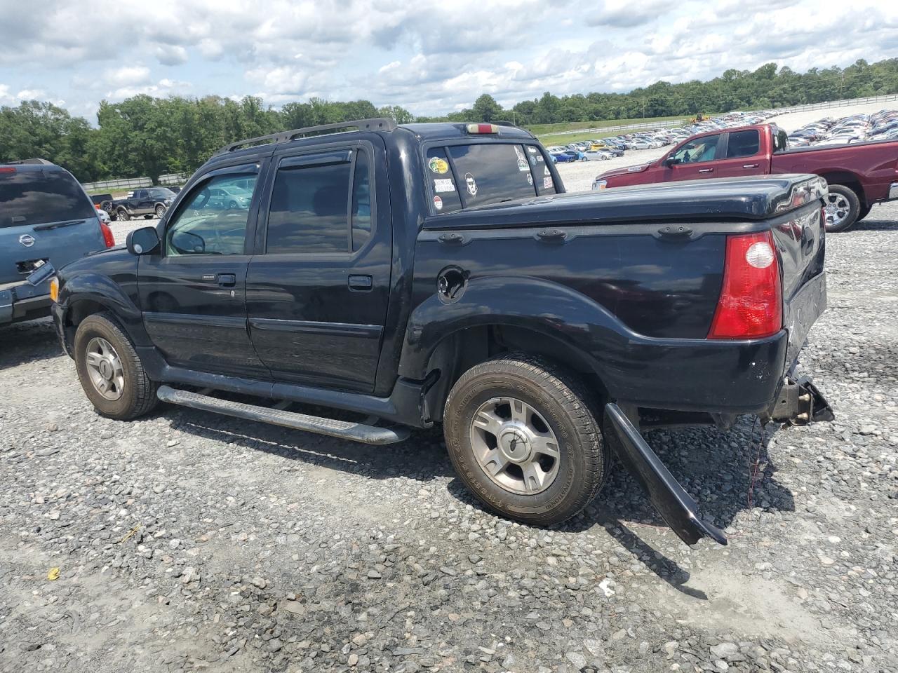 2004 Ford Explorer Sport Trac - Фото 2