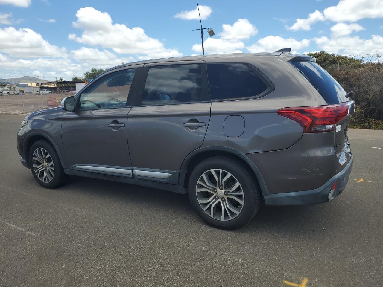 2017 Mitsubishi Outlander Es - Фото 2