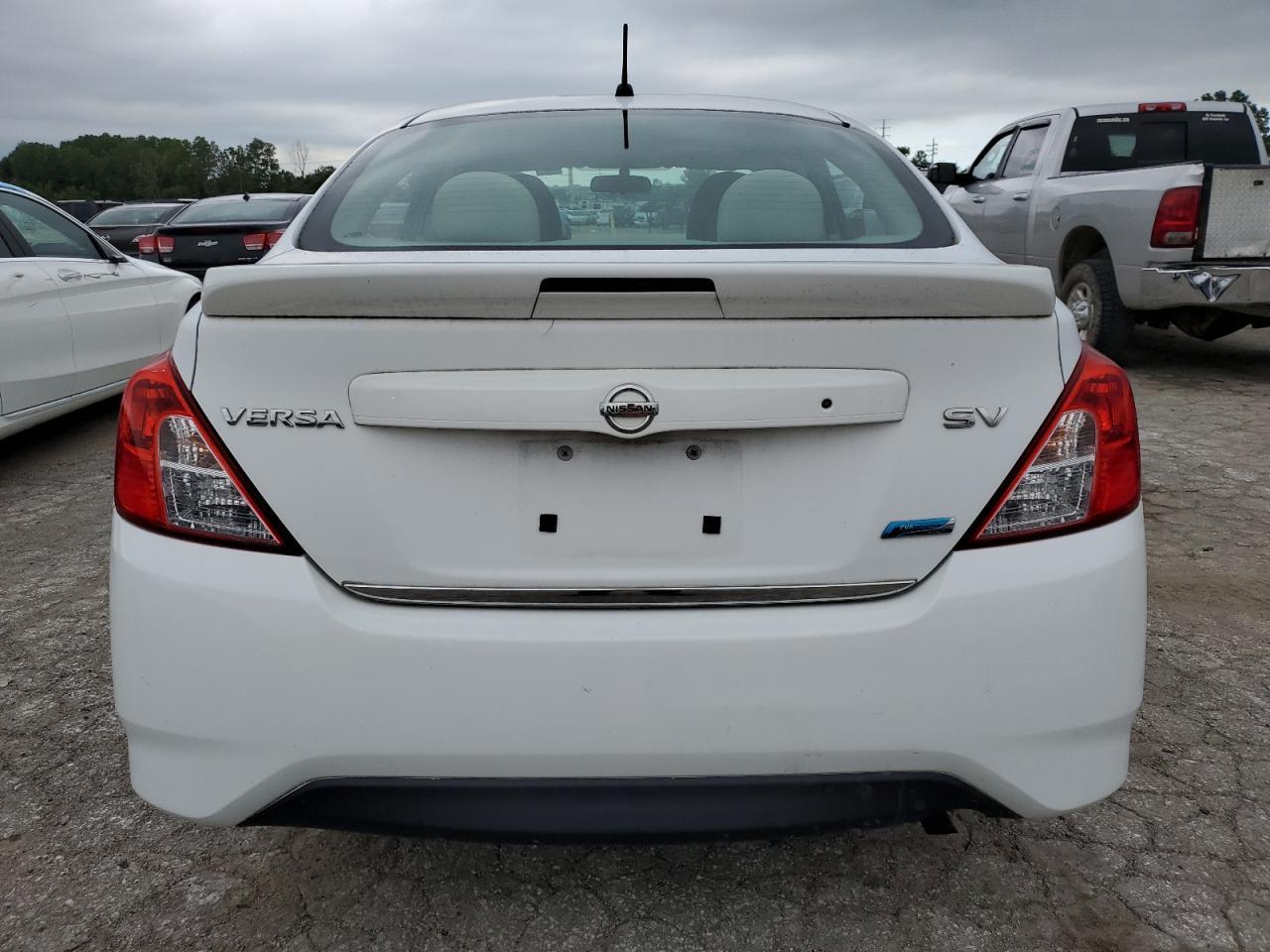 2015 Nissan Versa S - Image 6