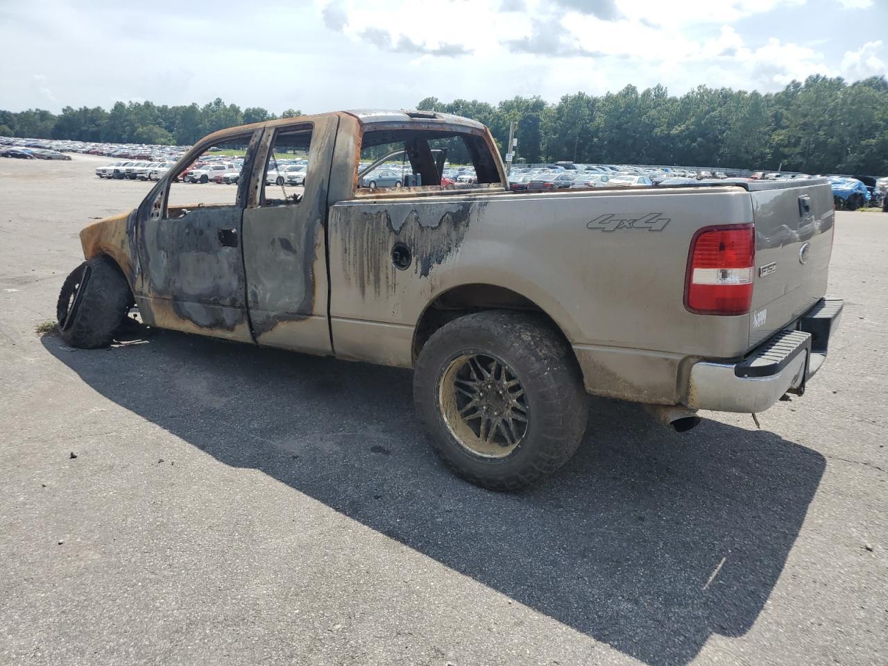 2004 Ford F150 - Фото 2