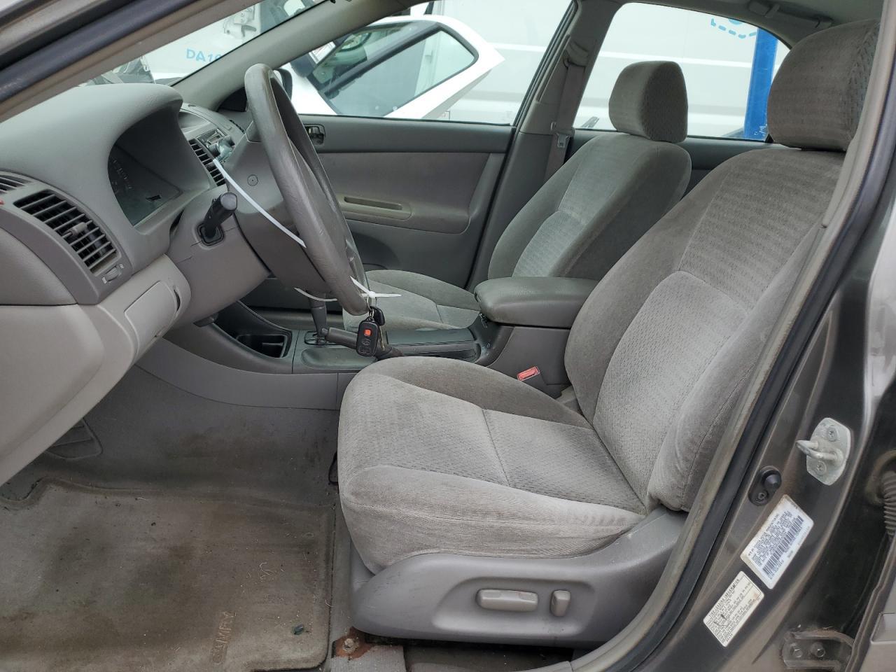2002 Toyota Camry Le - Фото 7