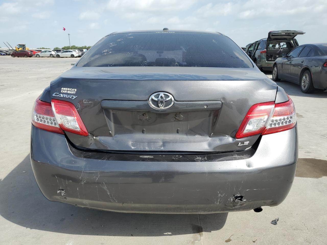 2011 Toyota Camry Base - Фото 6