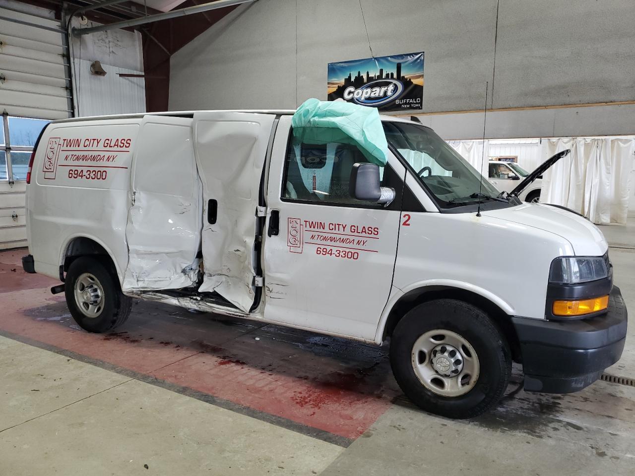 2018 Chevrolet Express G2500 - Image 4