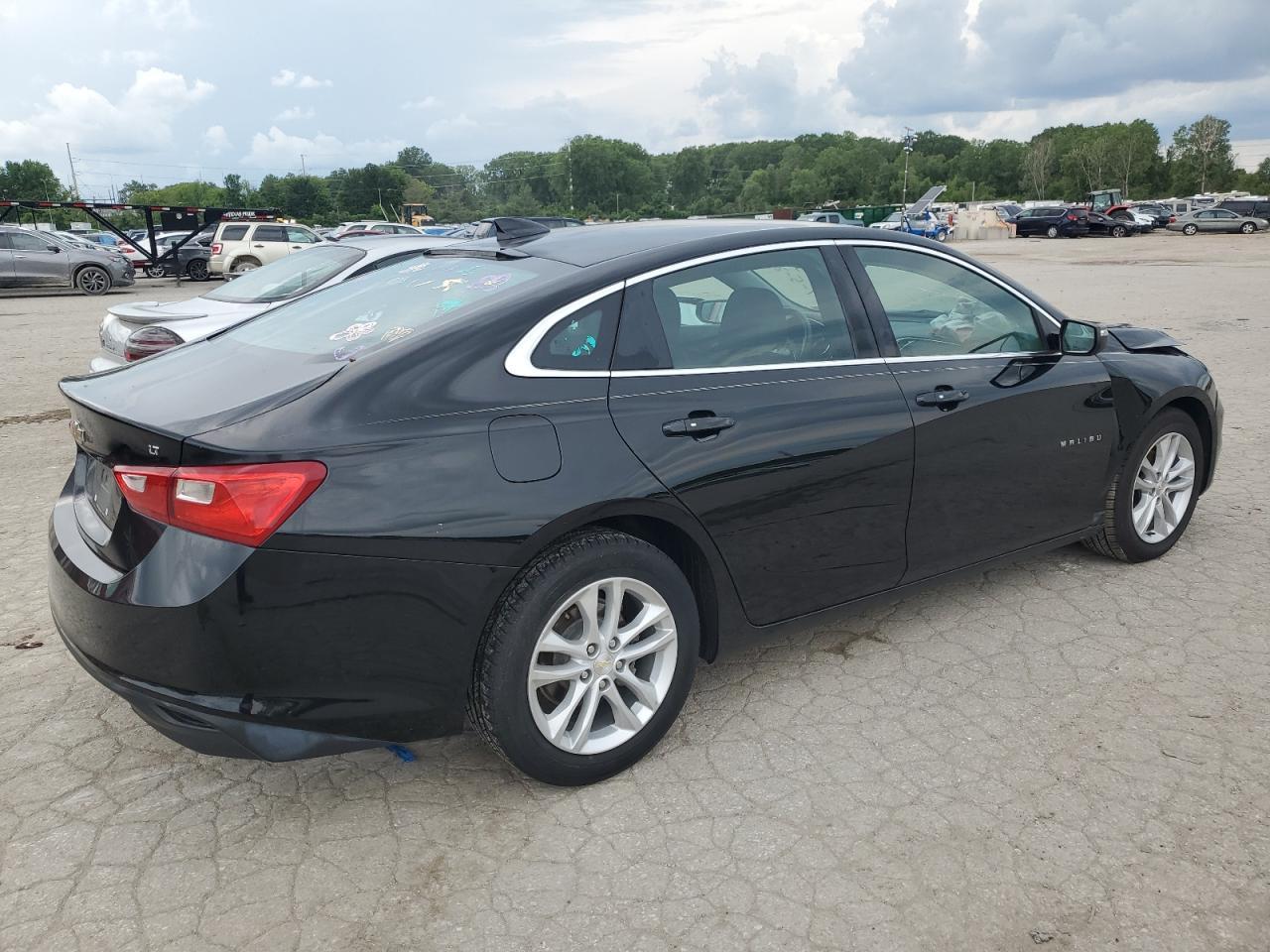 2017 Chevrolet Malibu Lt - Image 3