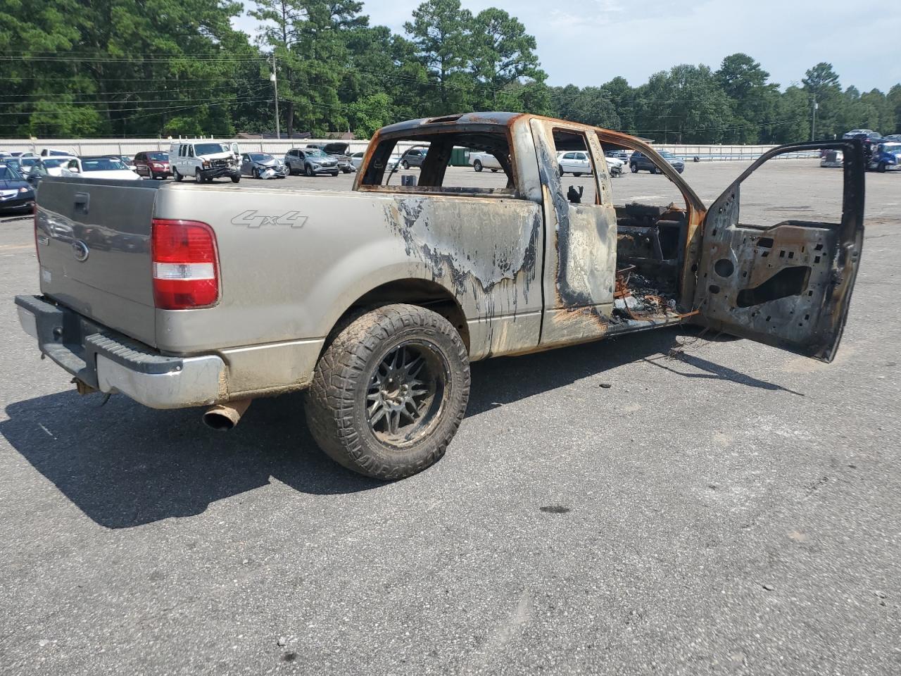 2004 Ford F150 - Фото 3