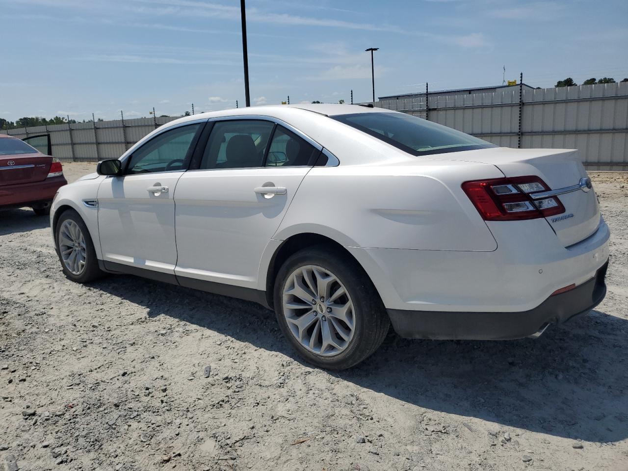 2018 Ford Taurus Limited - Фото 2